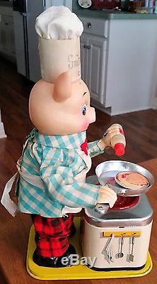 1950's BATTERY OPERATED PIGGY COOK TIN LITHO TOY JAPAN WITH BOX WORKS GREAT