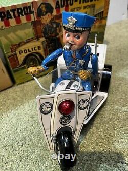 1950's Big BATTERY OPERATED POLICE PATROL AUTO-TRICYCLE HARLEY DAVIDSON INDIAN