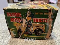 1950's Big BATTERY OPERATED POLICE PATROL AUTO-TRICYCLE HARLEY DAVIDSON INDIAN