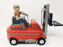 1950's RARE japan Pressed Steel Battery Operated Tin B-Z Fork Lift Box Box Toy