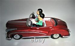 1960's RED PHOTOING ON CAR ME630 BATTERY OPERATED TOY IN ORIGINAL BOX