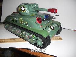 1960s LARGE 11 TIN BATTERY LIGHT/SOUND/MOTION M-4 COMBAT TANK & BOX & WORKS