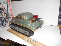 1960s LARGE 7 TIN BATTERY LIGHT/SOUND/MOTION M-48 COMBAT TANK & BOX & WORKS