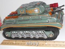 1960s LARGE 7 TIN BATTERY LIGHT/SOUND/MOTION M-48 COMBAT TANK & BOX & WORKS