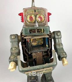 ALPS -BATTERY OPERATED TELEVISION SPACEMAN- 1950's JAPANESE TIN PLATE ROBOT TOY