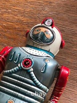 A TN (Nomura) for Cragstan battery-operated Space Man with original box