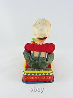 Battery Operated SNAKE CHARMER & Casey the Trained Cobra LINEMAR TOYS Japan Marx