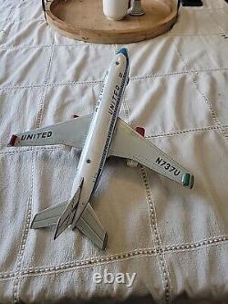 Boeing 737 Jet Plane United Airlines Tin Battery Toy Japan Works