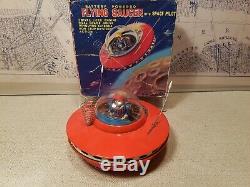 KO Yoshiya Flying Saucer Space Robot Astronaut Driver Tin Toy -Display/restore