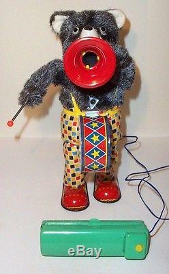 MIB 1950's BATTERY OPERATED MUSICAL MARCHING BEAR TIN LITHO TOY JAPAN ALPS MINT