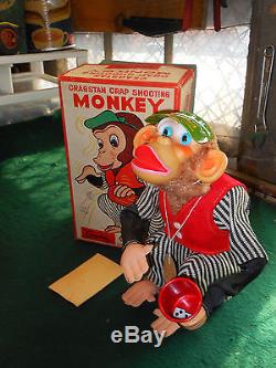 MINT 1950's or 60's BATTERY OPERATED CRAP SHOOTING MONKEY TOY MIB JAPAN ALPS