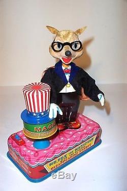 MINT 1960's BATTERY OPERATED MR. FOX THE MAGICIAN TIN LITHO MAGIC TOY MIB JAPAN