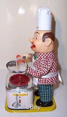 MINT 1960s BATTERY OPERATED CHEF COOK TIN LITHO TOY JAPAN PIGGY BURGER MIB works