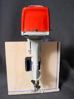 MINT, BOX Vintage 57 K&O Scott-Atwater 40 HP Battery Operated Toy Outboard Motor