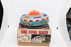 NICE VINTAGE KO Battery Operated KING FLYING SAUCER IN BOX