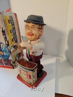 Old Vtg CHARLIE WEAVER The Bartender Battery Operated Man Doll Original Box Toy