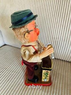 Old Vtg CHARLIE WEAVER The Bartender Battery Operated Man Doll Original Box Toy