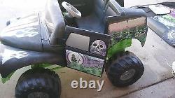 Powerwheels GRAVEDIGGER Ride On MONSTER JAM Monster Truck with battery and charg