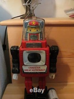 Rare Vintage Cragstan Great Astronaut Toy Tin Space Robot Battery Operated