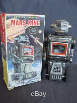 Robot Mars King Caterpillar SH Horikawa battery operated with t. V. And siren