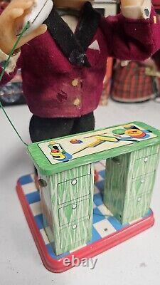 Sam The Shaving Man Plaything Japan Battery Operated Tin Litho