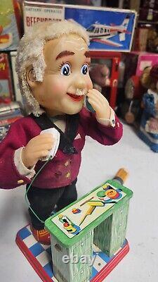 Sam The Shaving Man Plaything Japan Battery Operated Tin Litho