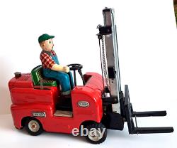 VINTAGE 1950'S BATTERY OP. S-1002 FORKLIFT WithOPERATOR MODERN TOYS JAPAN