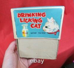 VINTAGE 1950's or 60's BATTERY OPERATED DRINKING LICKING CAT L@@K