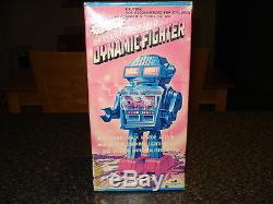 VINTAGE BATTERY OPERATED DYNAMIC FIGHTER ROBOT (RARE) MADE IN JAPAN 60s