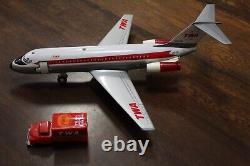 VINTAGE BATTERY OPERATED TWA DOUGLAS DC-9 AIRLINER WithBOX & LOADING TRUCK