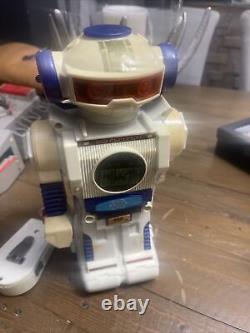 VINTAGE Space 1970 Japanese Battery Operated Robot Toy Model B-6021M