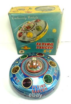 VINTAGE TM TIN LITHO SPACE EXPLORER FLYING SAUCER X-7 BATTERY OP. JAPAN with BOX