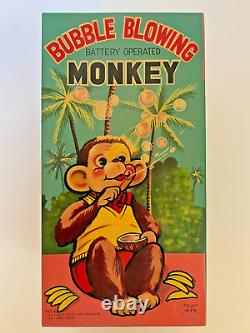 Vintage 1950's ALPS BUBBLE BLOWING MONKEY Battery Operated Toy with Box JAPAN