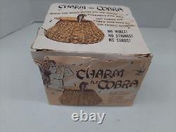 Vintage 1962 Poynter Products Battery Op Charm The Cobra Boxed Complete Shelf E3