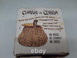 Vintage 1962 Poynter Products Battery Op Charm The Cobra Boxed Complete Shelf E3