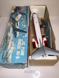 Vintage 1970's TN BATTERY OPERATED PLANE DOUGLAS DC-9 TWA Working WithBox Japan