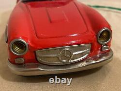 Vintage Battery Operated Tin Toy Mercedes Car Japan ar-23