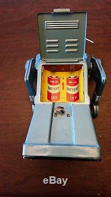 Vintage Battery Operated Toy Robot Made in Japan 11 Near Mint Estate Find NR