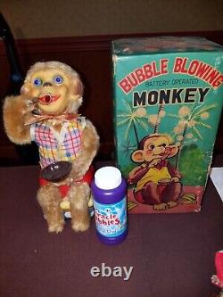 Vintage Bubble Blowing Monkey Battery Operated 1950's Japan Toys