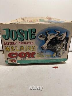 Vintage JOSIE The Walking Cow BATTERY OPERATED Rosko ToyIN ORIGINAL BOX