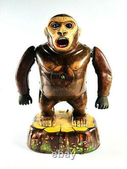 Vintage King Kong Battery Operated Toy 1950's Tin litho Gorilla 10 Japan