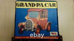 Vintage ROSKO B/O GRAND-PA CAR #073 Battery Operated Works WOW