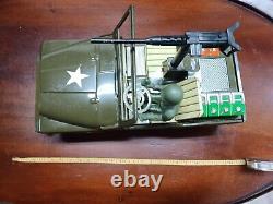 Vintage TN tin Army Jeep Battery Operated Mystery Action Made In Japan Tin