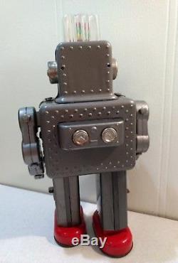 Vintage Yonezawa Japan Tin Toy Battery Operated Smoking Robot withoriginal box