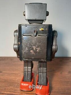 Vintage tin Horikawa Robot Mr Hustler 60's Japan Battery Operated