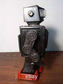 Vintage tin Horikawa Robot Mr Hustler 60's Japan Battery Operated