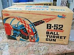 Vtg 1961 REMCO B-52 ELECTRONIC BALL TURRET TWIN MACHINE GUN with Restored BOX