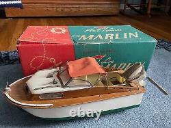 Vtg. Fleet Line Marlin Cabin Cruiser Boat #551 withJOHNSON MOTOR Battery Power Box