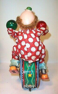 WORKING 1960's TRIC-CYCLING CLOWN BATTERY OPERATED TIN LITHO CIRCUS CARNIVAL TOY