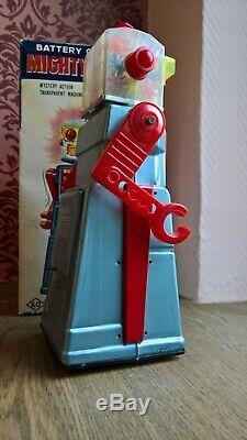 YOSHIYA MIGHTY ROBOT scare tin toy robot 1965 JAPAN EXC Cond. Battery operated
